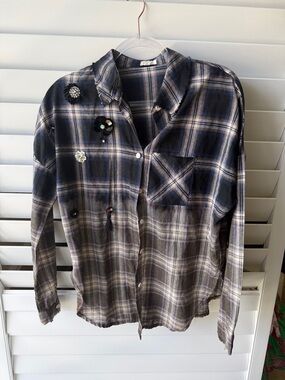 POL Women's Plaid Button-Up Blouse in Navy, Gray and Cream